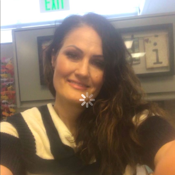 Meet your Posher, Heidi - Picture 1 of 5